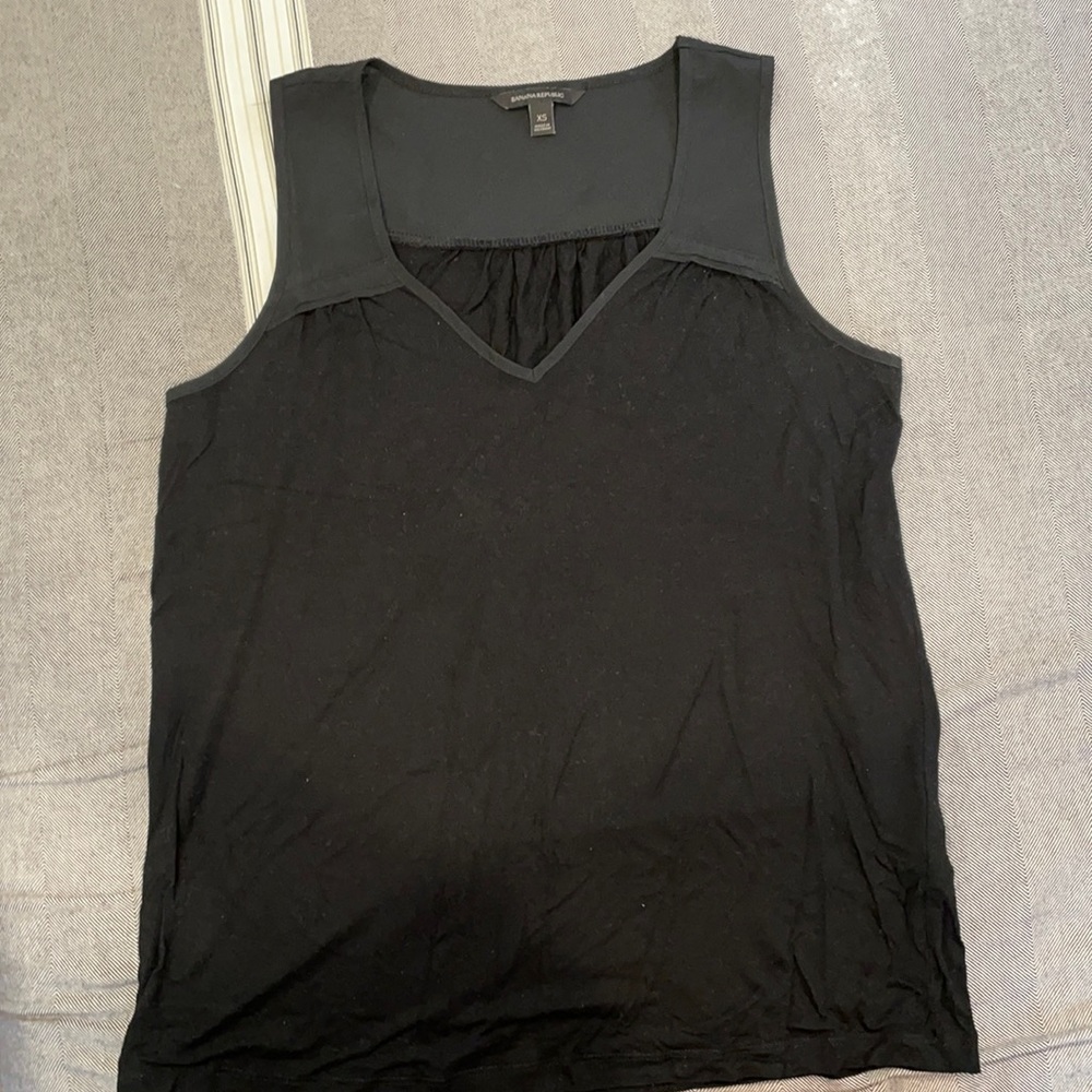 Banana Republic V Neck Sleeveless Shirt - Size XS